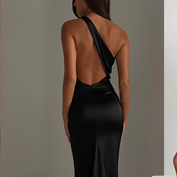 Meshki Harper One Shoulder Gown in black Small - Picture 2 of 10
